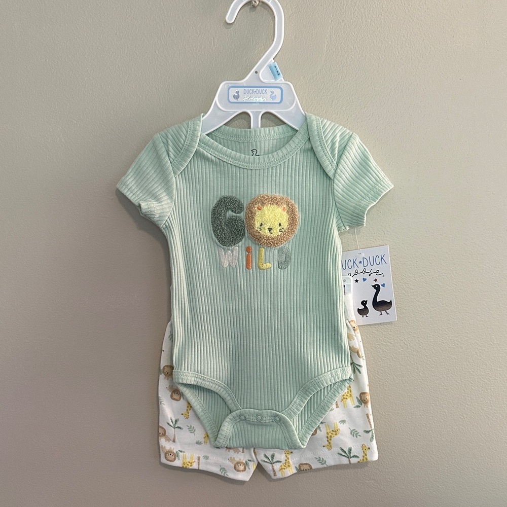 Duck Duck Kids Green and White Matching Set